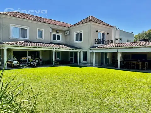 Casa 6 ambientes con 2 baños