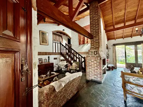 Casa 5 ambientes con 3 baños