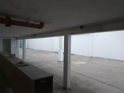Galpon en Venta 40  mts Fondo