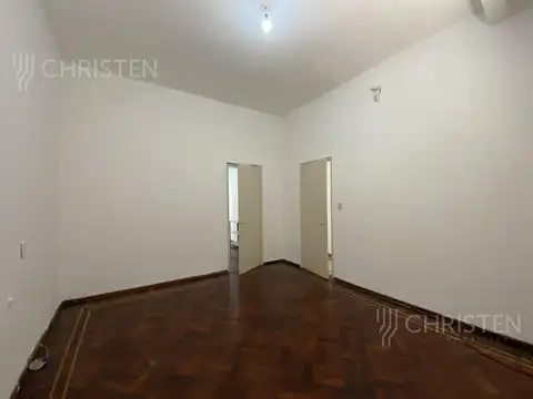 Casa en Alquiler con 1 cochera