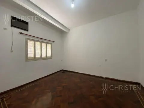 Casa 5 ambientes con 1 baño