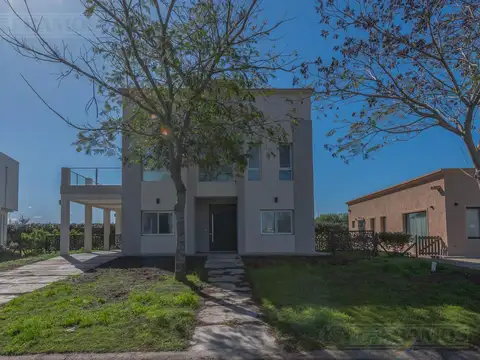 Casa en Alquiler en Puertos, USD 2.500