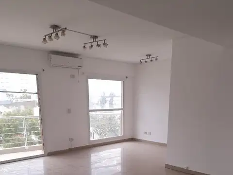 Avenida Gales 100, Piso 1°