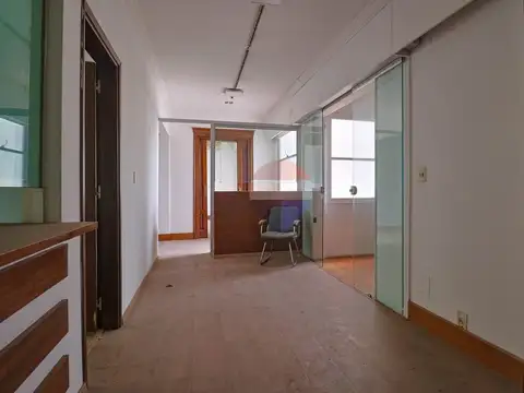Oficina en Alquiler 73 años