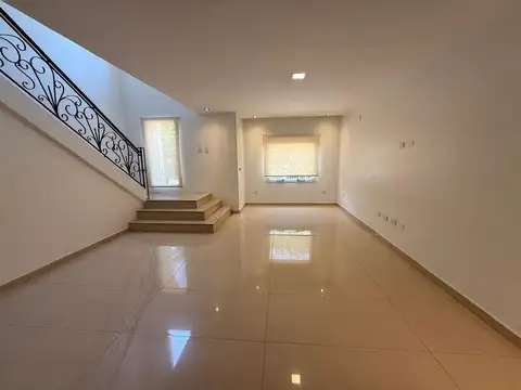 Casa en Alquiler de 5 dormitorios