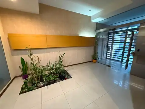 Departamento de 3 amb. c/balcón cerrado fte