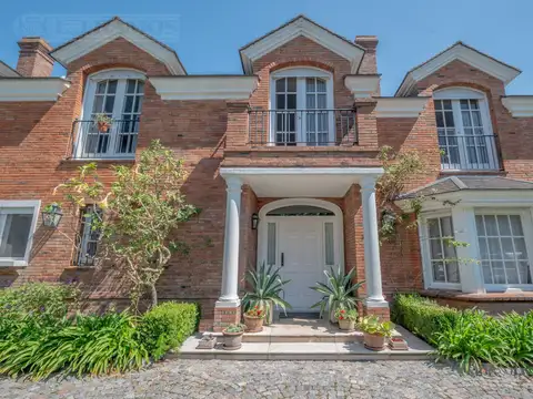 Impecable casa en venta en Las Lomas de San Isidro