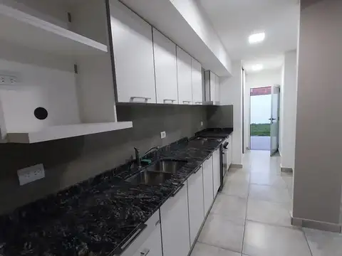 Depto Tipo Casa en Alquiler de 4 ambientes