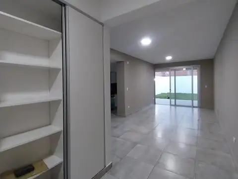 Depto Tipo Casa en Alquiler de 3 dormitorios