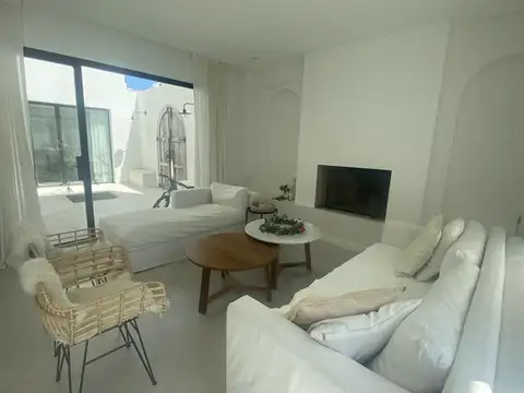 Casa en Alquiler Temporal con 2 cocheras