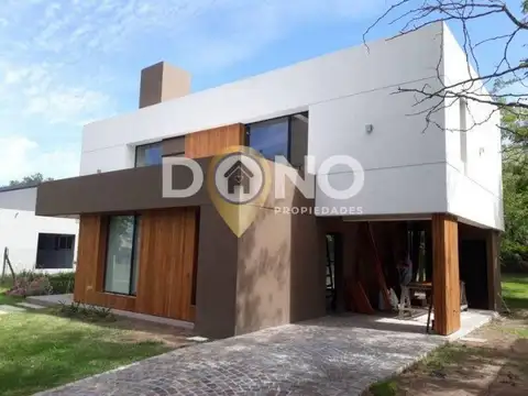 Casa 4 ambientes con 3 baños