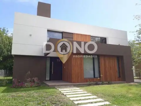 Casa en Venta en Berazategui, USD 420.000