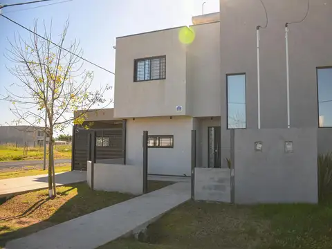 VENDE CASA 3 DORMITORIOS - ECOVIDA - VILLA AMELIA