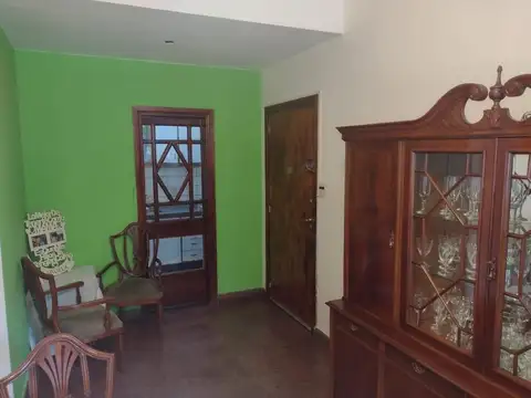 Venta Departamento de 3 ambientes en Floresta.