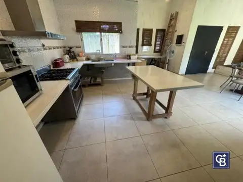 Casa 2 ambientes con 1 baño