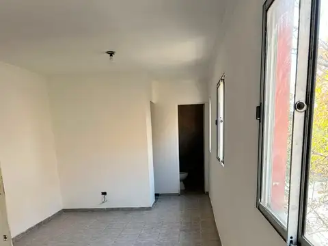 Oficina en primer piso, Moreno centro