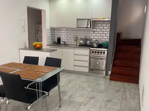 VENTA Departamento 3 ambientes en dúplex con cochera. Patio aterrazado con parrilla