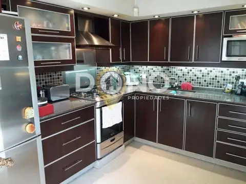 Casa - Venta - Argentina, Bernal - AYACUCHO 685