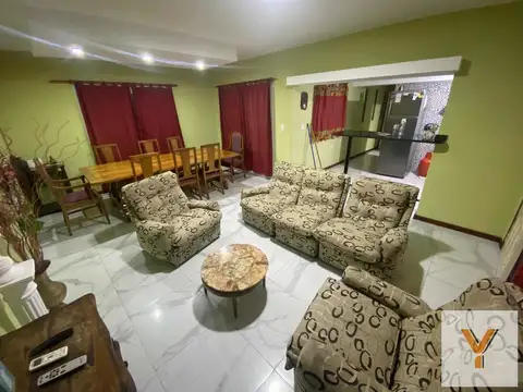 Casa en Venta con 1 cochera