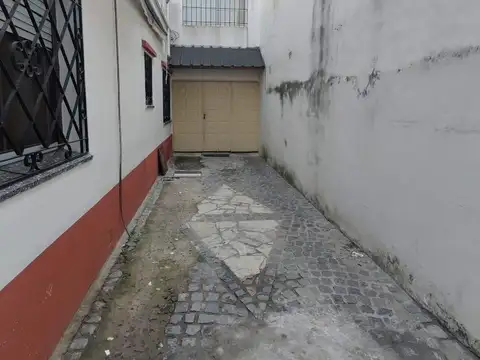 CASA DE 6 AMBIENTES EXCELENTE ESTADO 