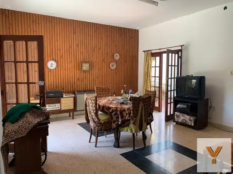 Casa 5 ambientes con 1 baño