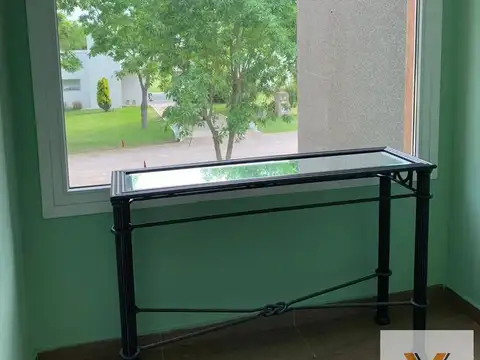 Casa en Alquiler con 1 cochera