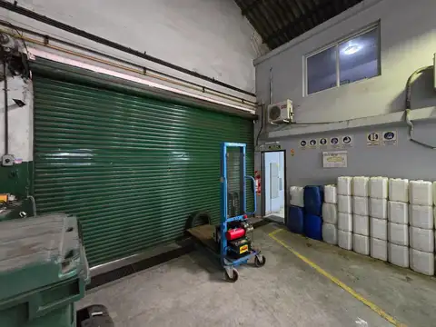 Galpon en excelente estado - Mataderos