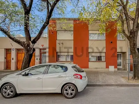 PH DE DOS DORMITORIOS CON PATIO
