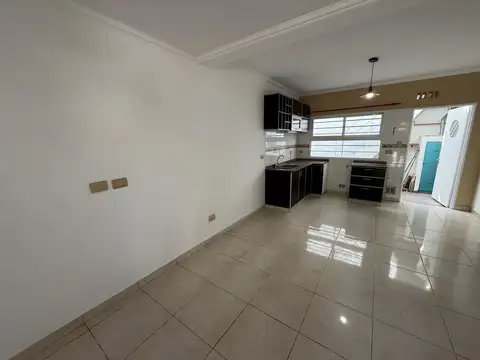 Depto Tipo Casa en Alquiler de 2 dormitorios