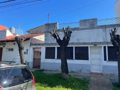 Casa 2 ambientes con 1 baño