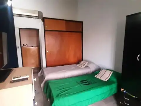 OPORTUNIDAD. CASA 3 AMBIENTES CON COCHERA. LOMAS DEL MIRADOR