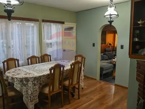 Casa 5 ambientes con 1 baño