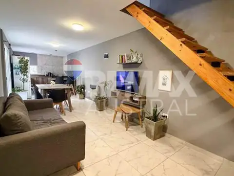 Depto Tipo Casa 4 ambientes con 2 baños