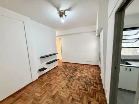 Departamento en Alquiler en Parque Centenario, $ 850.000