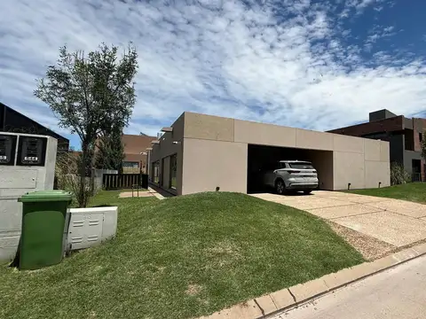 Casa de 4 Dormitorios en Barrio Cerrado San Sebastian