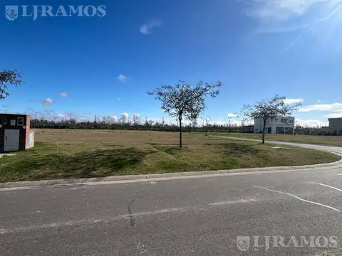 Terreno en Puertos del Lago - BARRIO AMARRAS