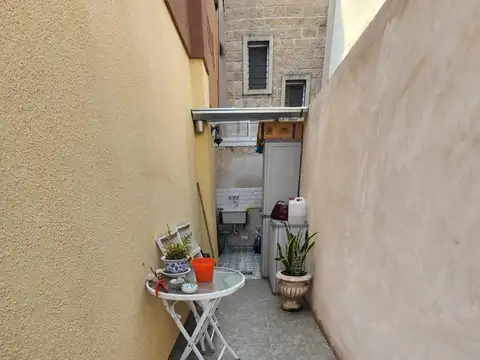 En Venta en Ramos Mejia Casa de 3 Ambientes con Patio en PH F: 10913