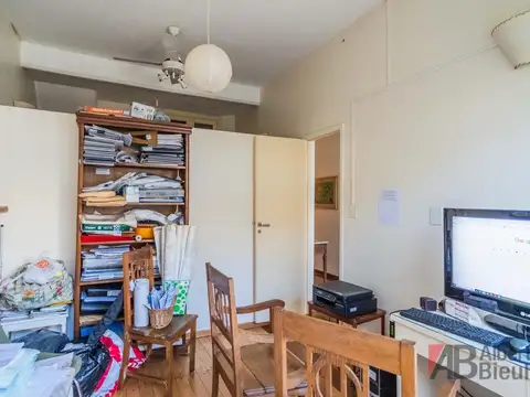 Casa 8 ambientes con 4 baños