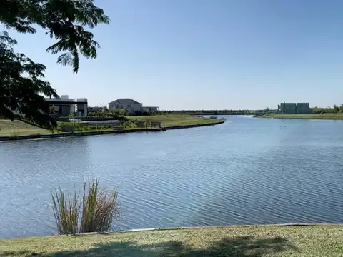 Lote en Muelles puertos de lago  .