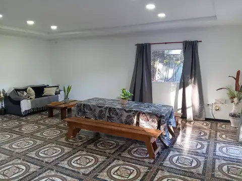 Casa en Venta con 4 cocheras