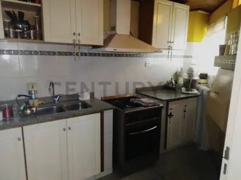 505 entre 14 y 15 - Casa de 2 dormitorios-En venta- Gonnet