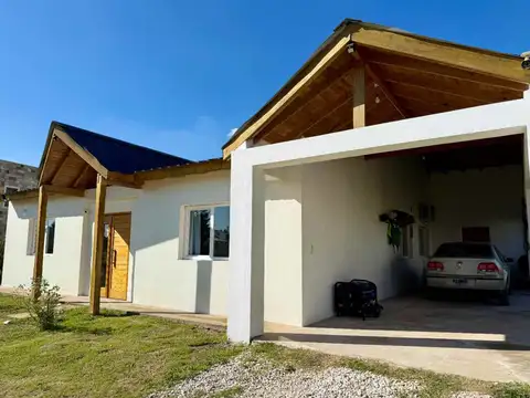 CASA 5 AMBIENTES A LA VENTA- Lagos de San Eliseo