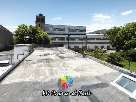 Casa 5 ambientes con 3 baños