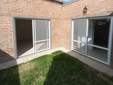 Venta Casa y Local Comercial  en Llambi Campbell