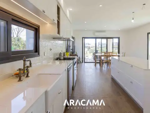 Casa en Venta En La Providencia 4 dormitorios - Canning