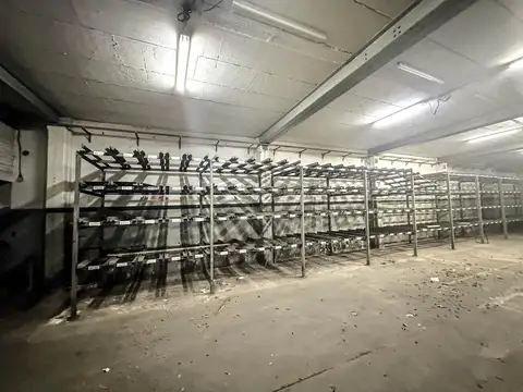 Galpon en Venta 43  mts Fondo