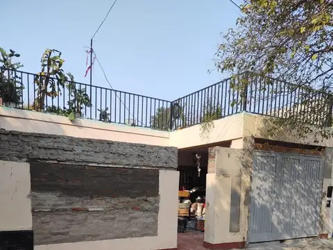 Casa en venta - 3 Dormitorios 1 Baño - 190Mts2 - Rosario