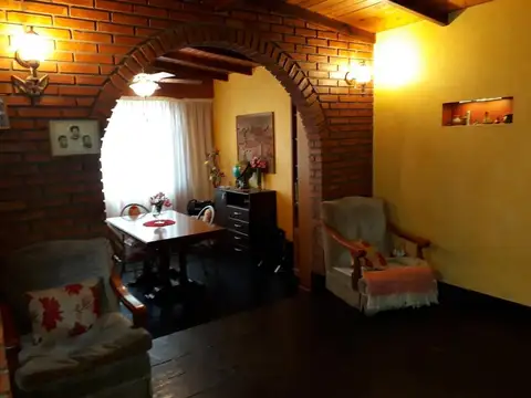 Casa 3 ambientes con 1 baño