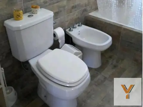Casa en Alquiler - 2 Dormitorios 2 Baños - 170mts - La Plata