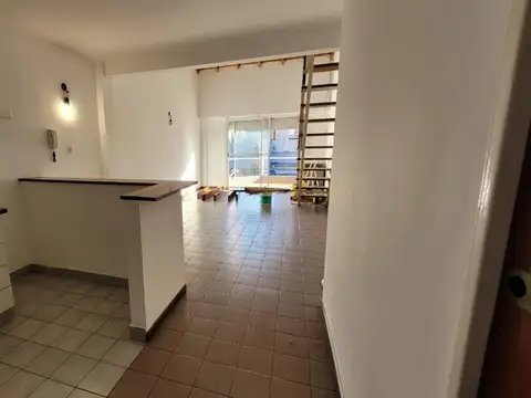 Departamento en Alquiler en Villa Ballester, $ 650.000